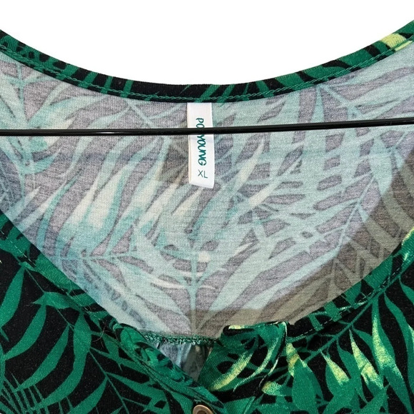 Popyoung Green Tropical Leaf Pattern Blouse XL Flowy Button Accent Short Sleeves - Picture 7 of 7